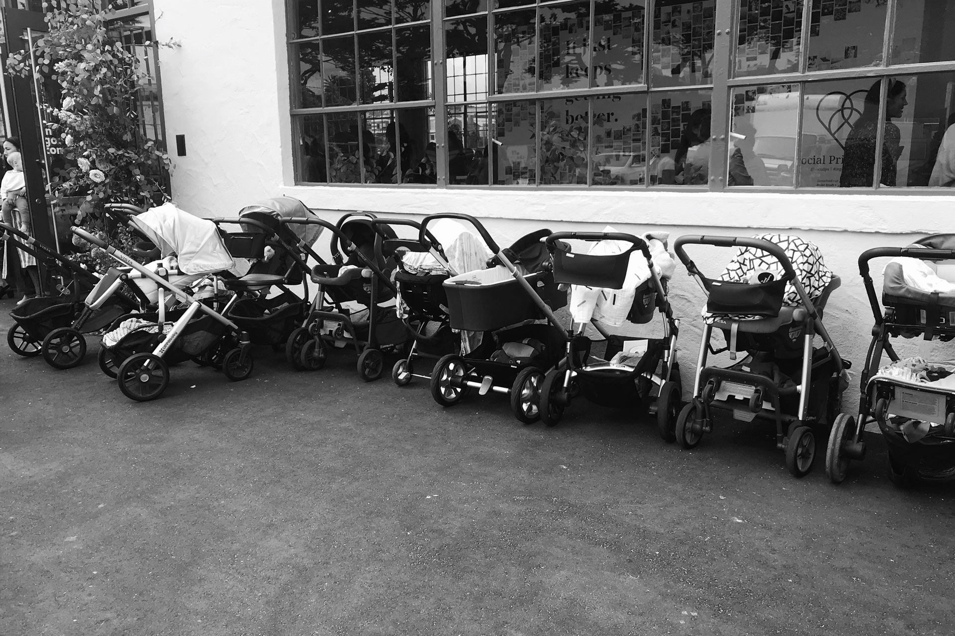 mommy meetup newborn strollers social support